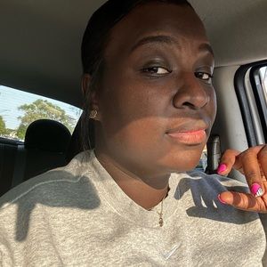 Meet your Posher, Shana